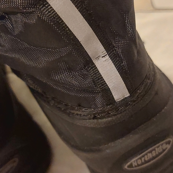 Snowboots size 4 - Picture 9 of 10